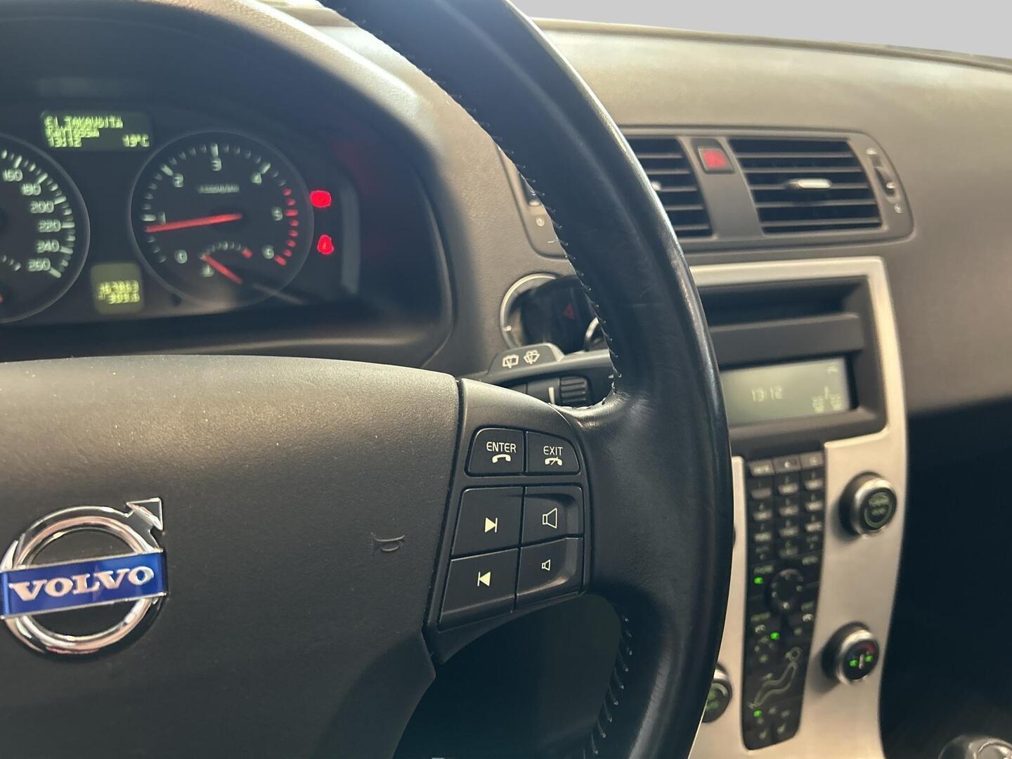 VOLVO V50 2011
