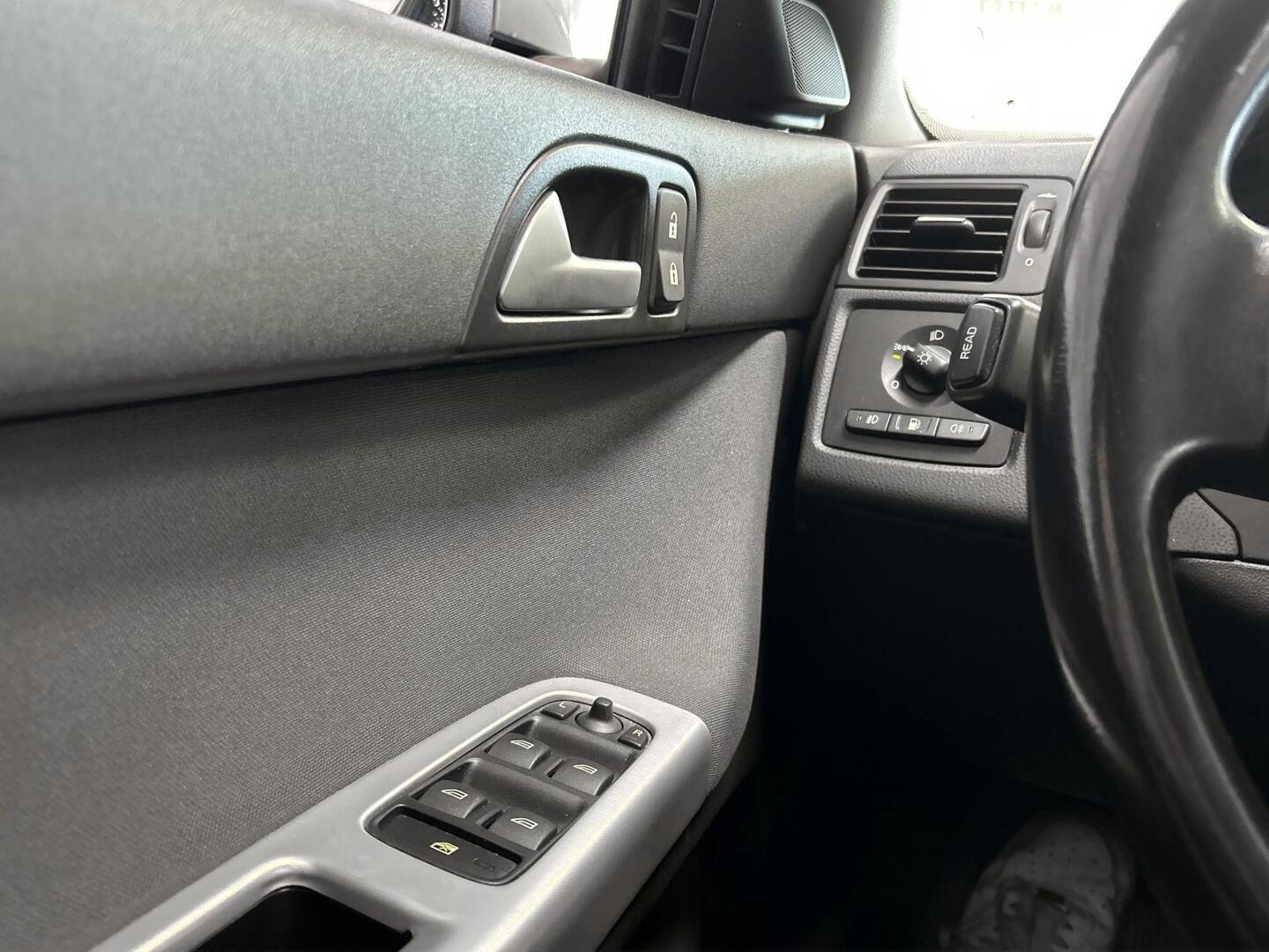 VOLVO V50 2011