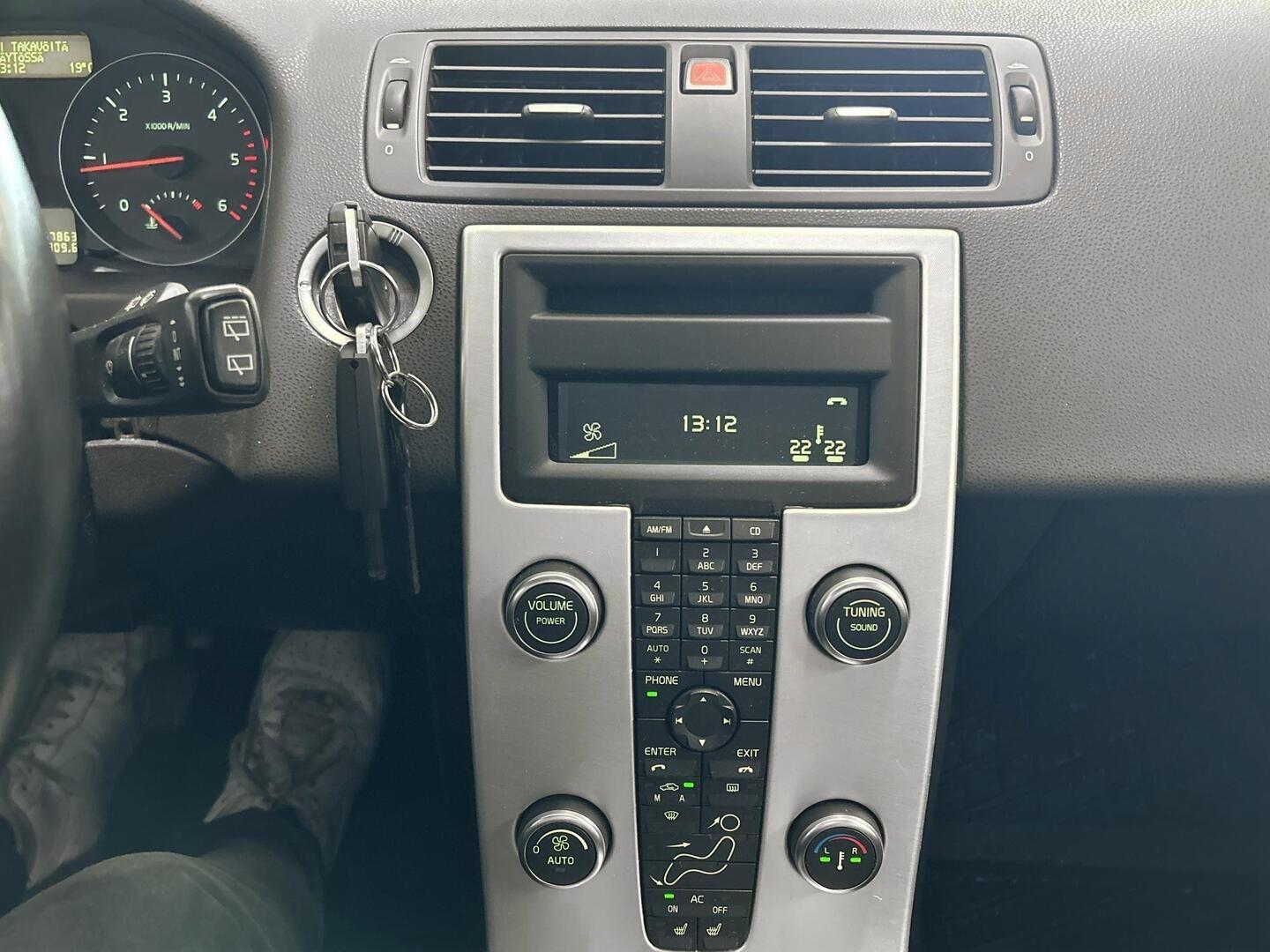 VOLVO V50 2011