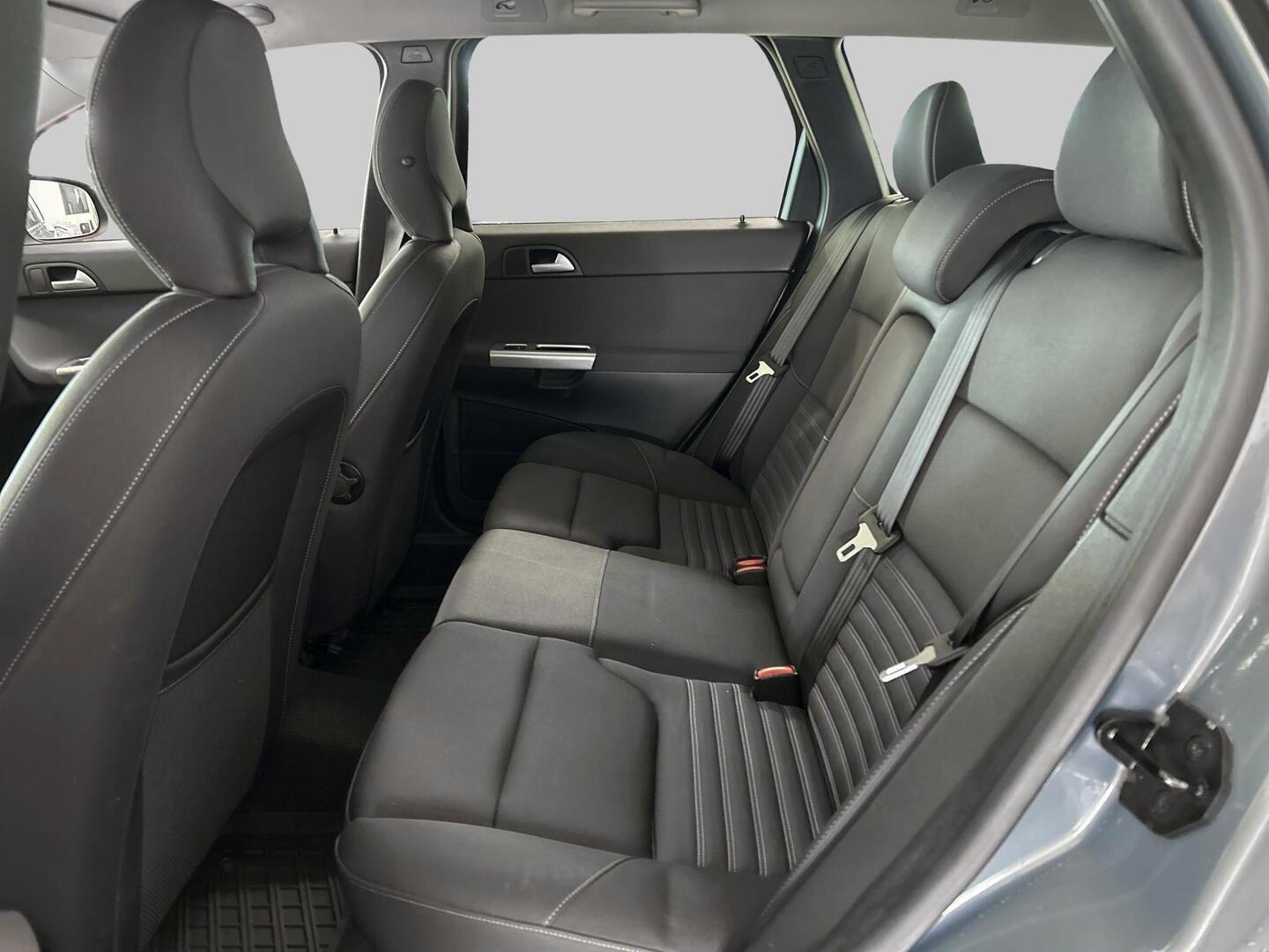 VOLVO V50 2011