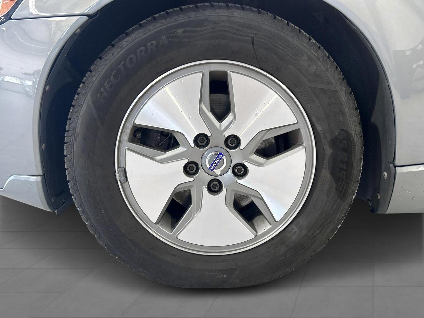 VOLVO V50 2011