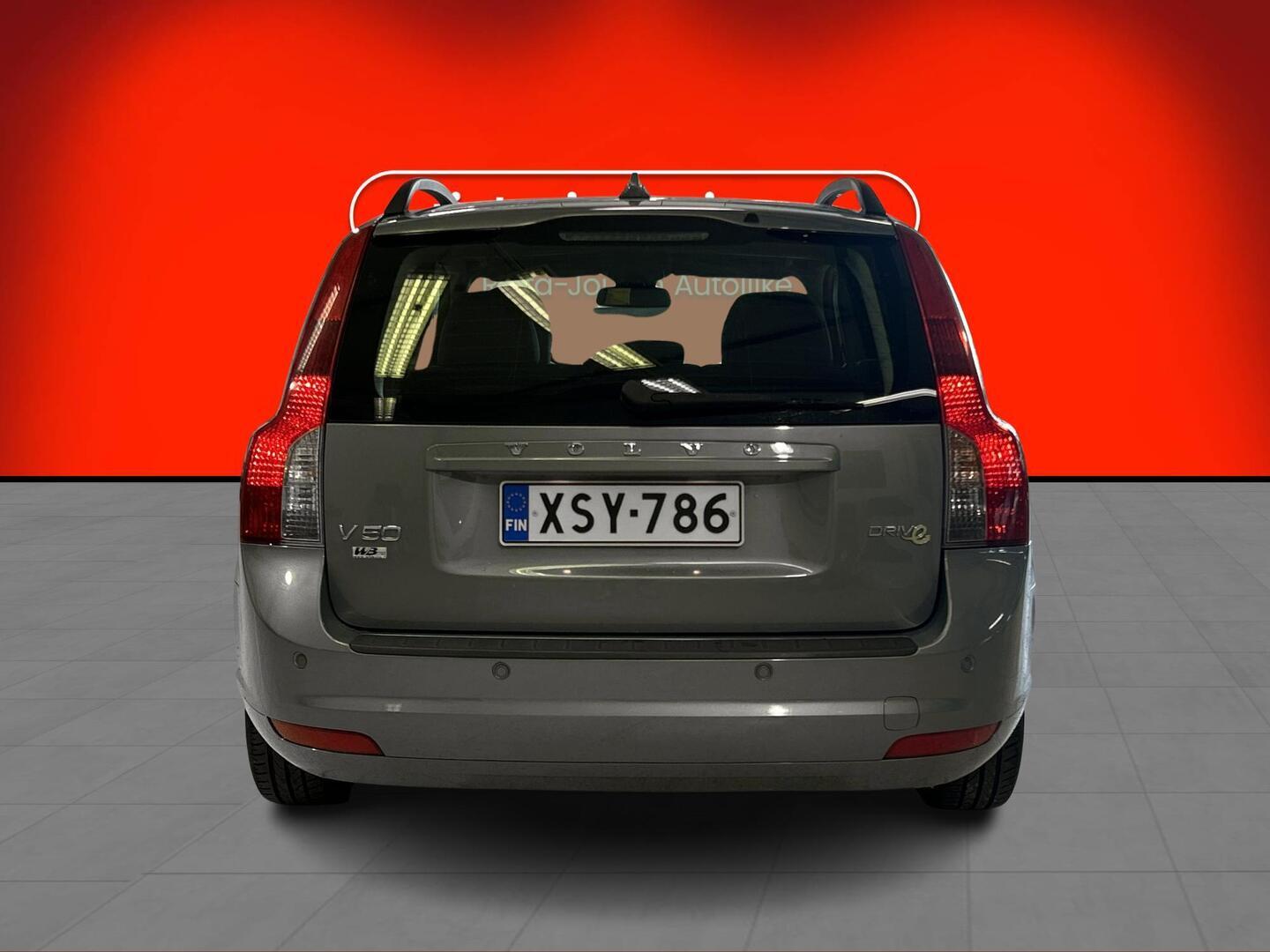 VOLVO V50 2011