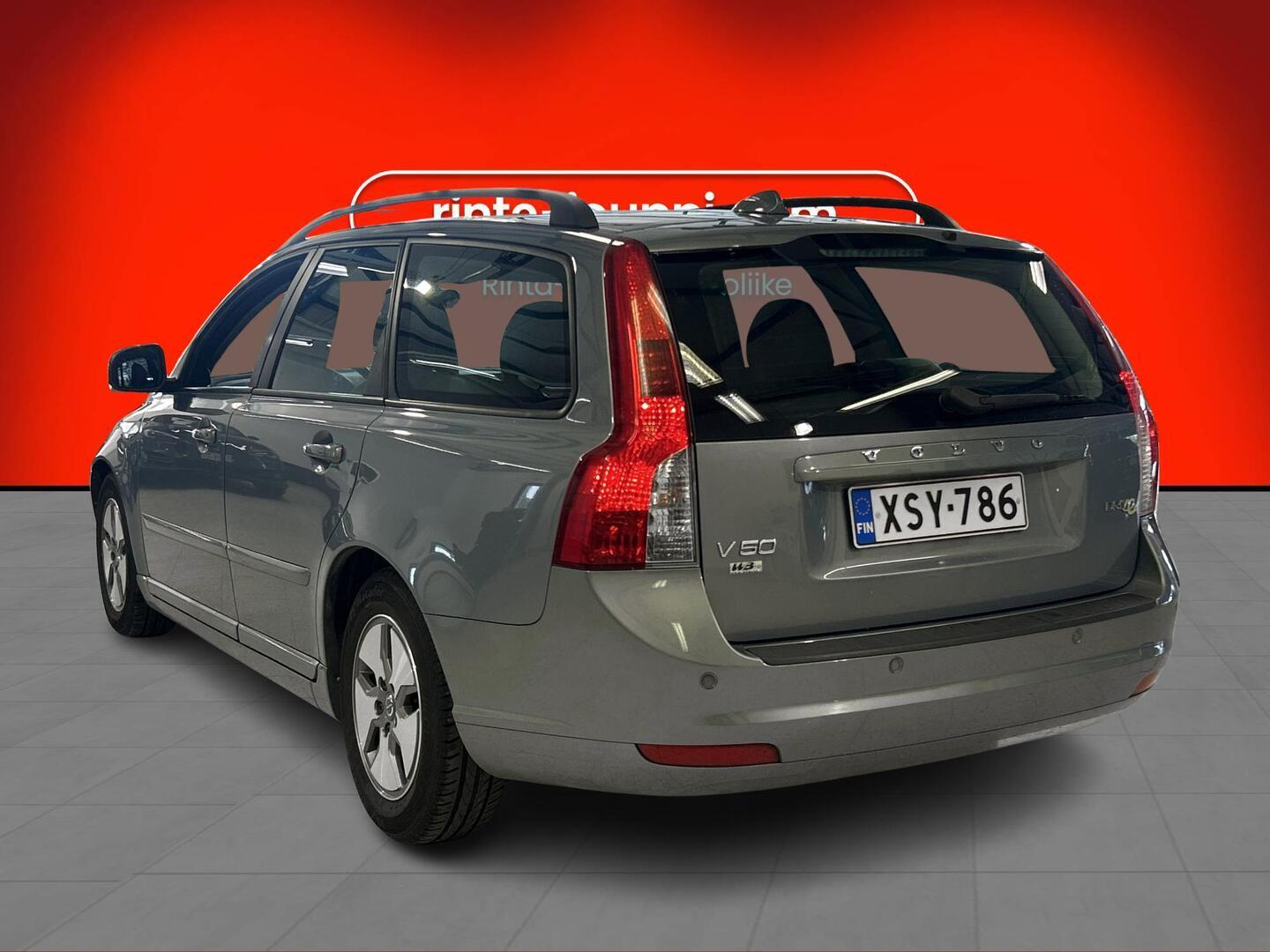 VOLVO V50 2011