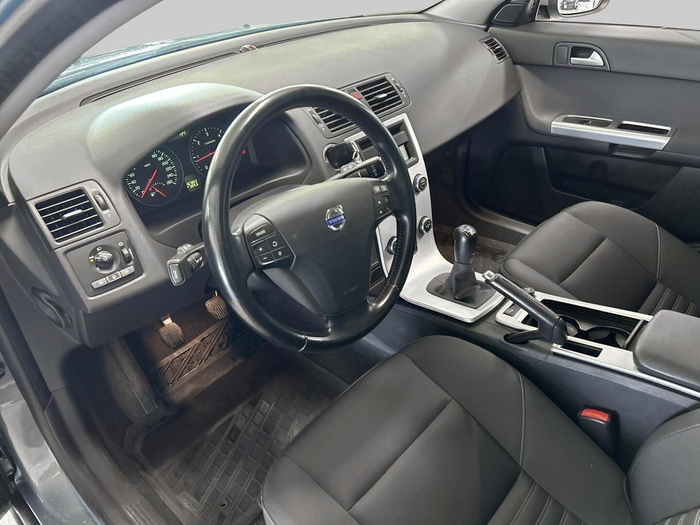 VOLVO V50 2011