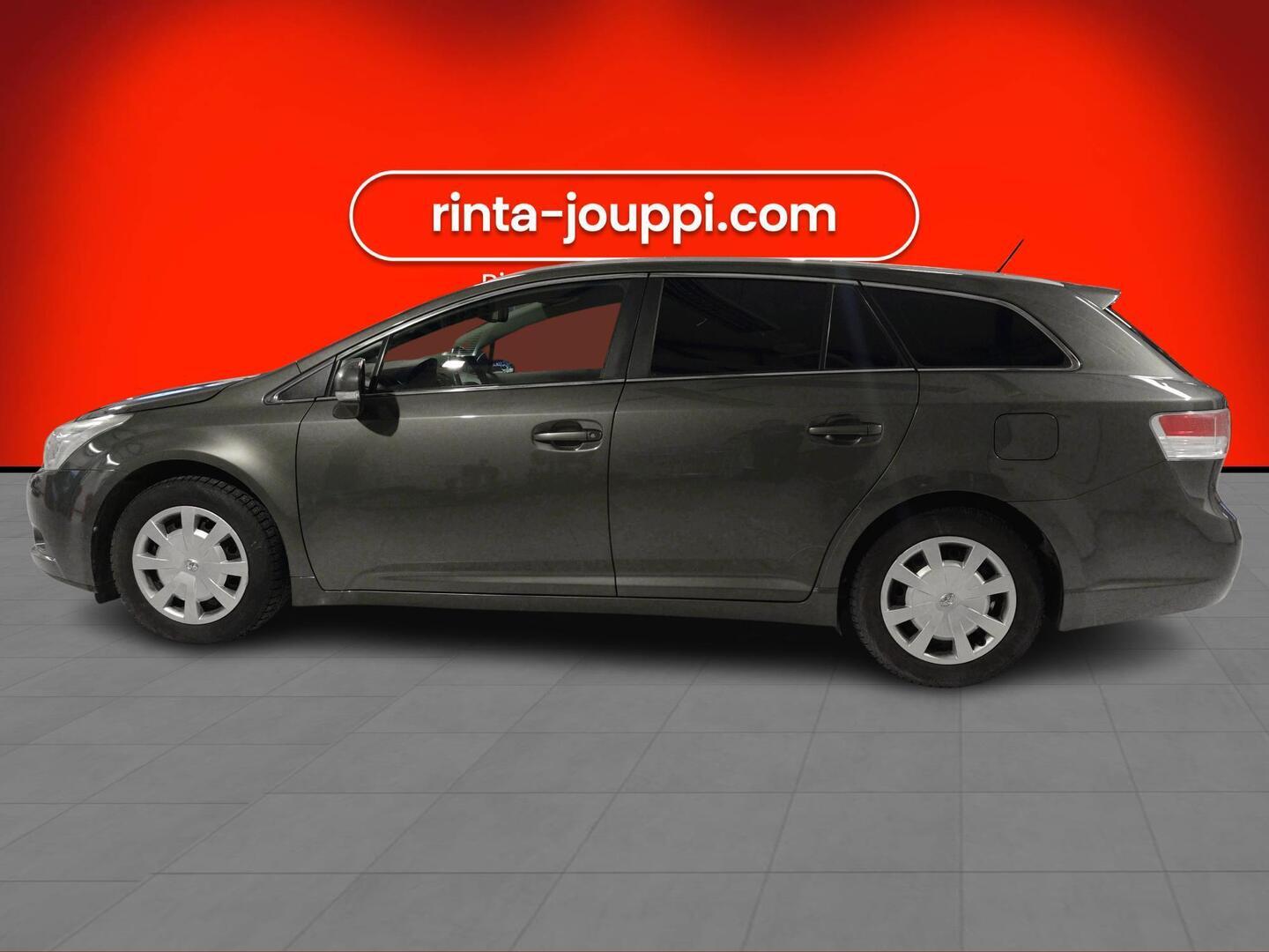 TOYOTA Avensis 2010