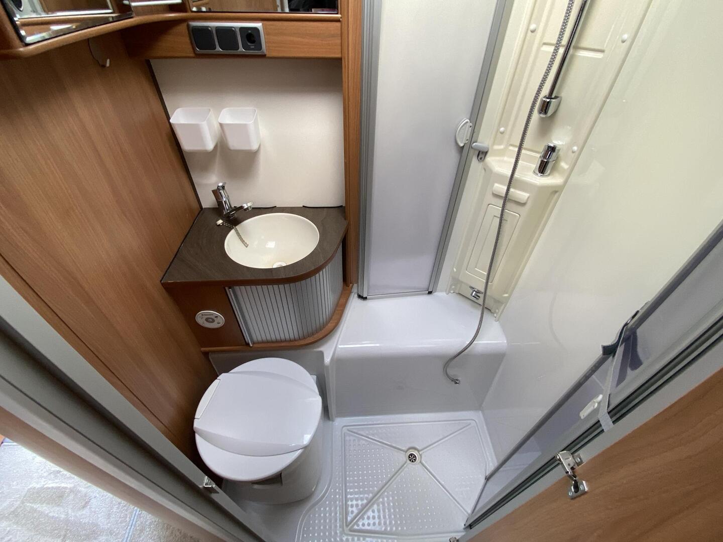 KABE Travel Master 730 LB 2012