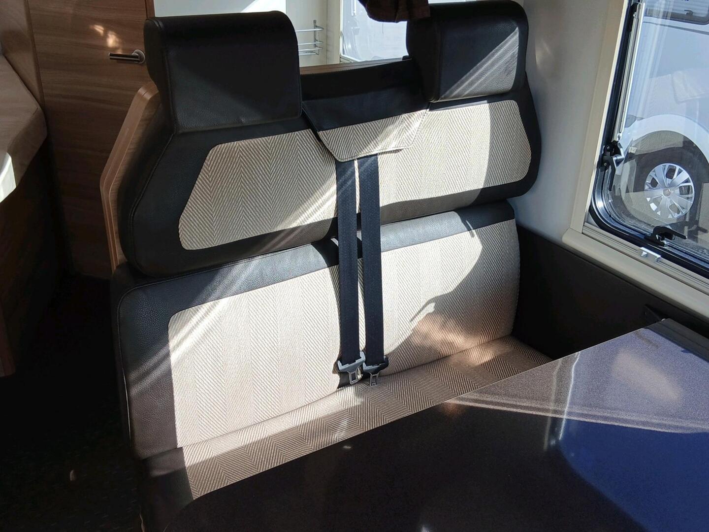 ADRIA Matrix M 650 SF 2015
