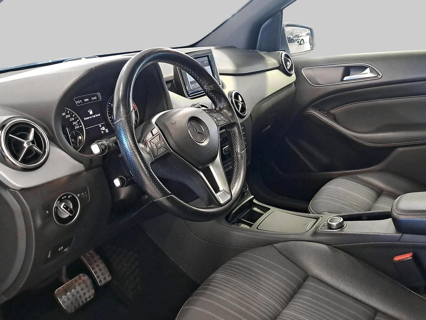 MERCEDES-BENZ B 2013