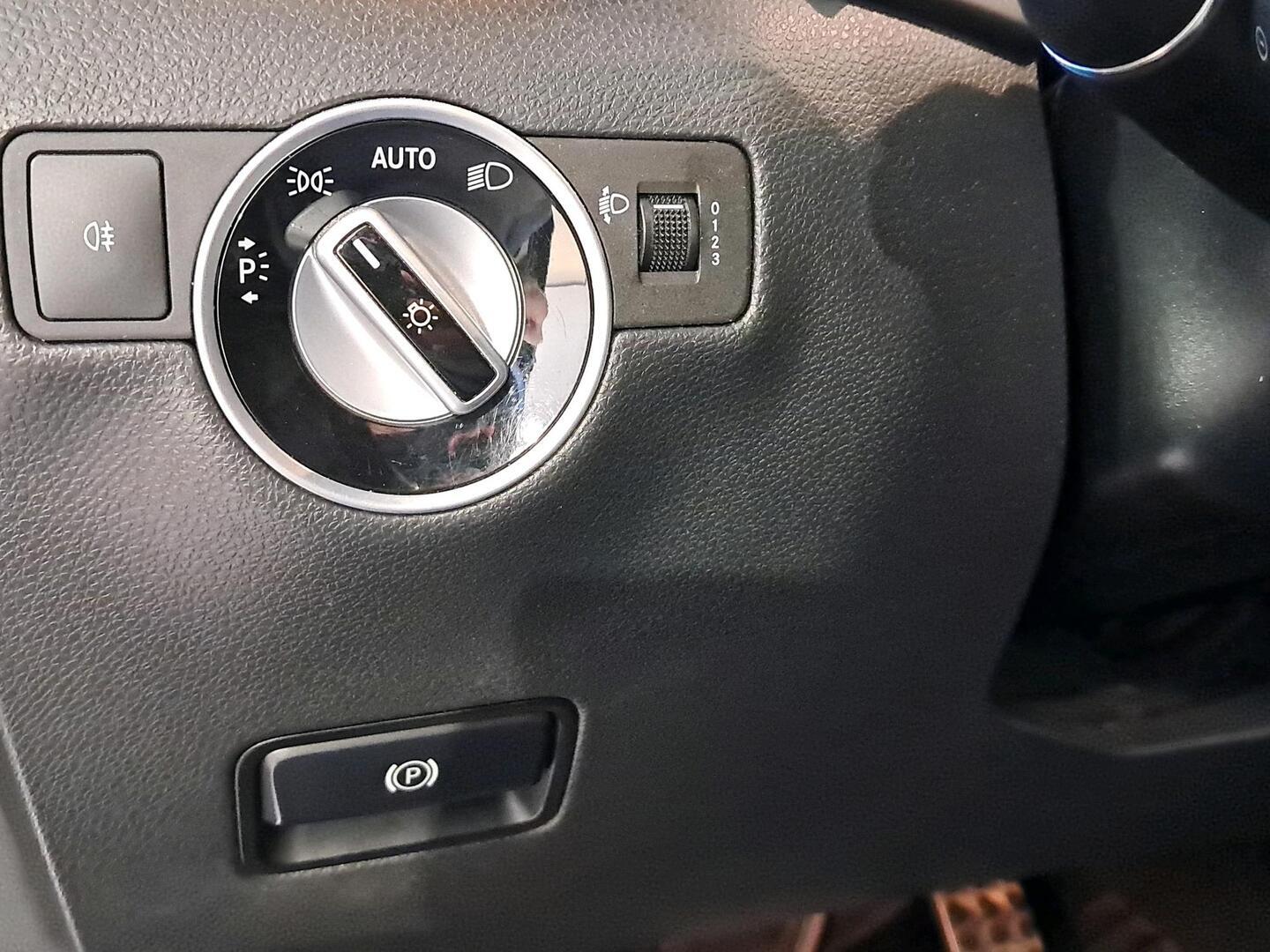 MERCEDES-BENZ B 2013