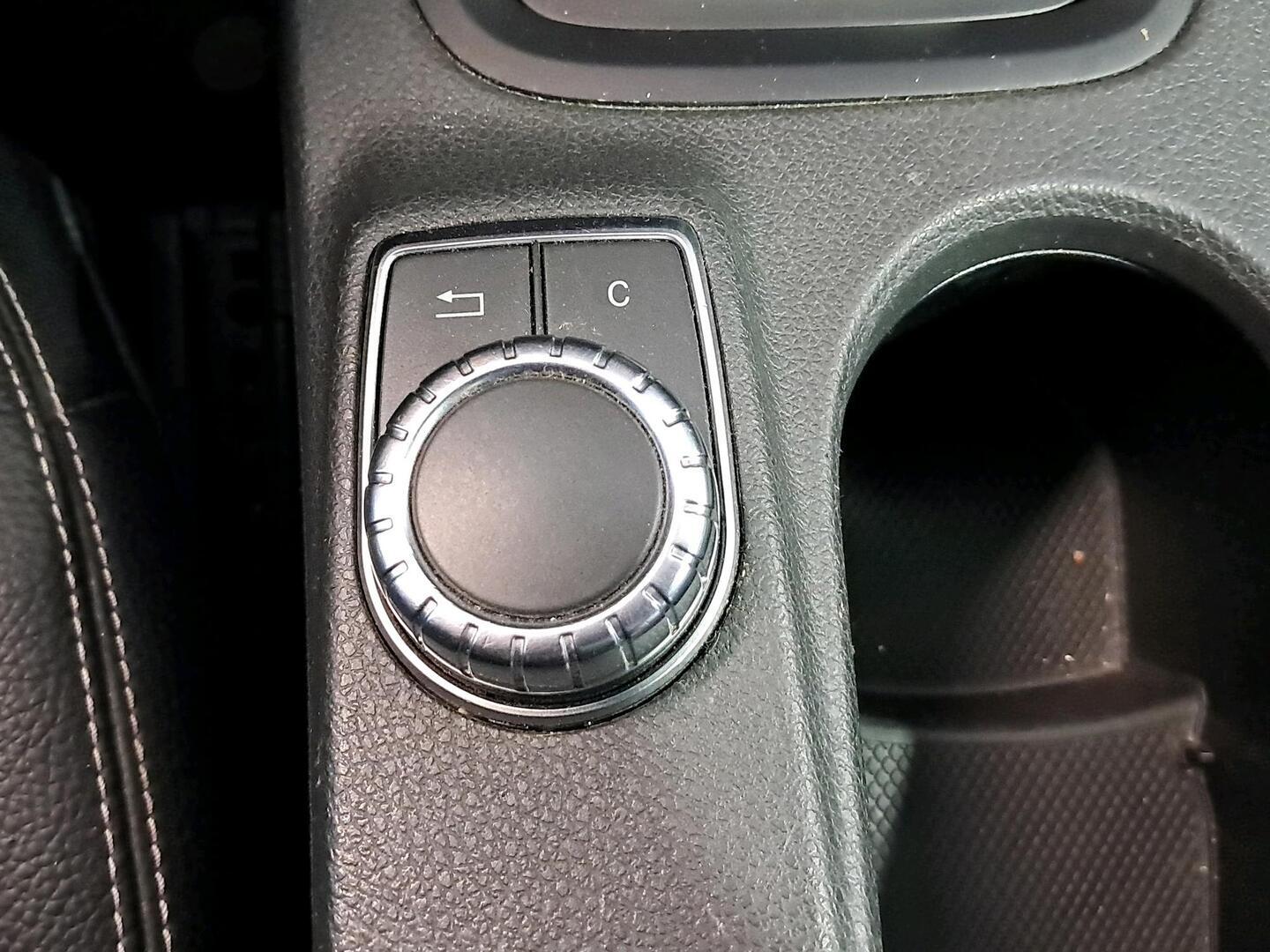 MERCEDES-BENZ B 2013