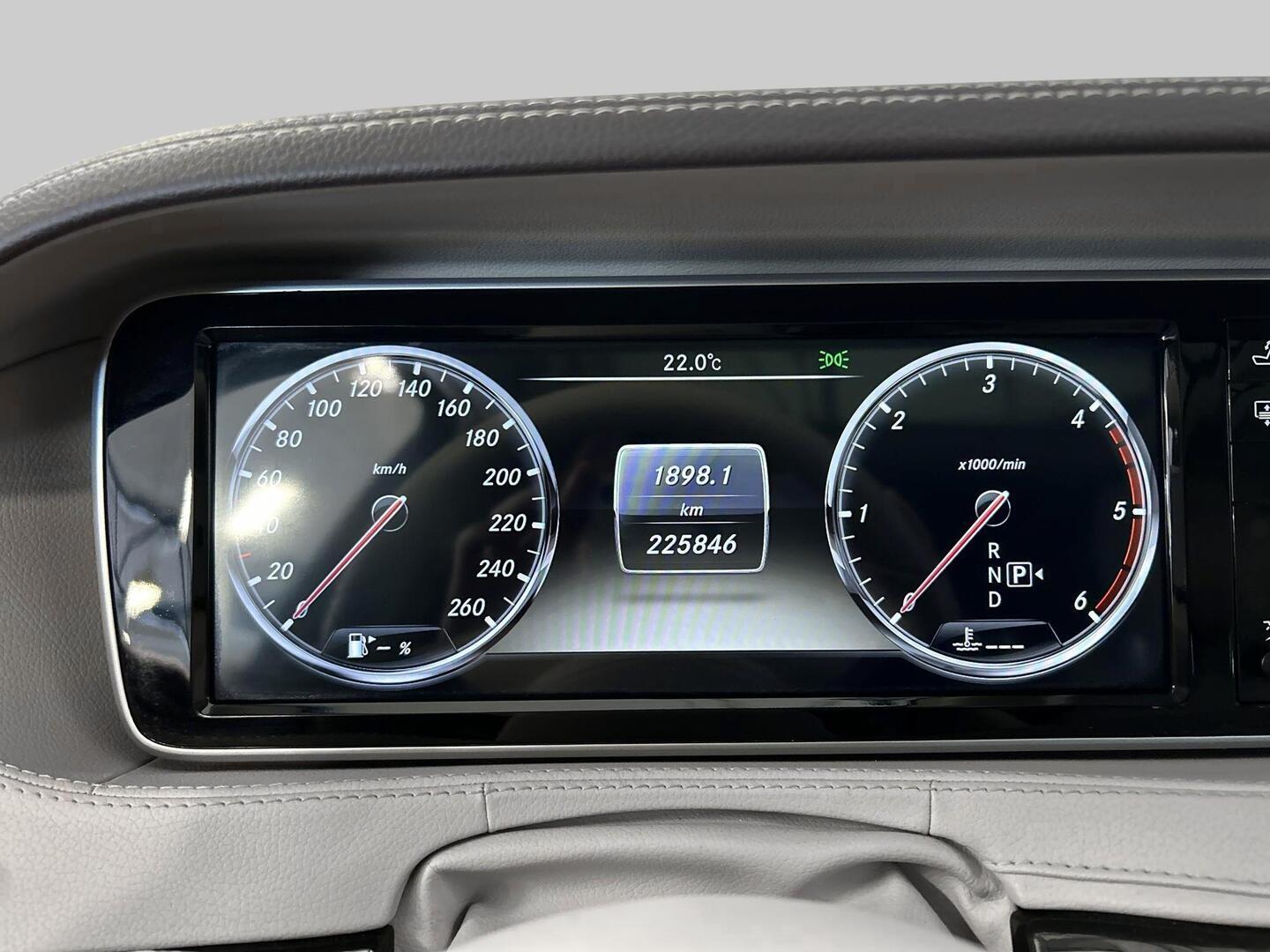 MERCEDES-BENZ S 2013