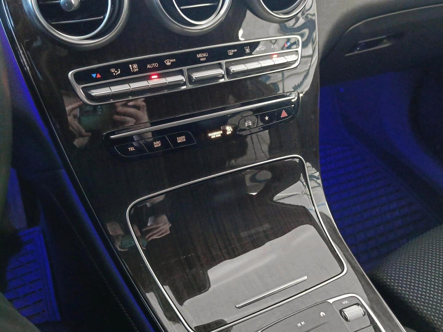 MERCEDES-BENZ GLC 2021