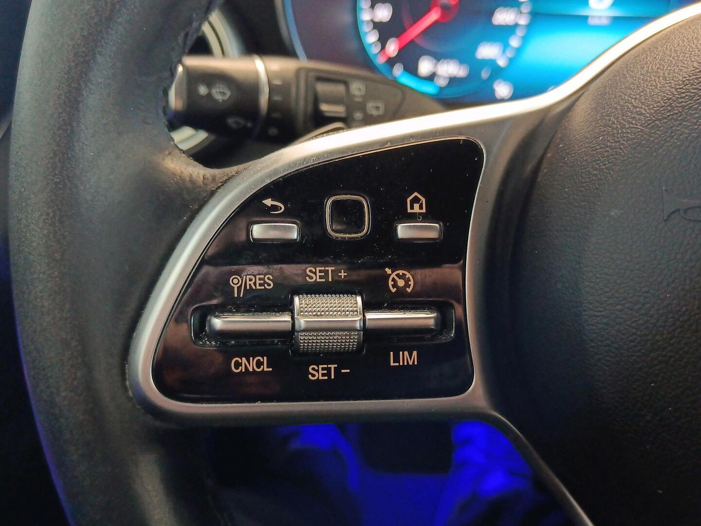 MERCEDES-BENZ GLC 2021