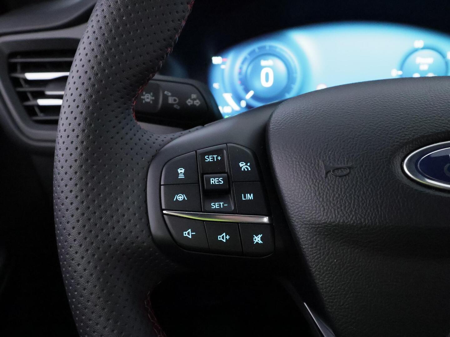 FORD KUGA 2023