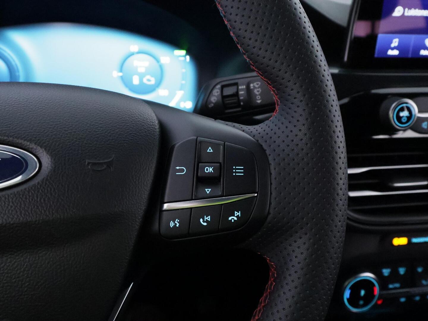 FORD KUGA 2023