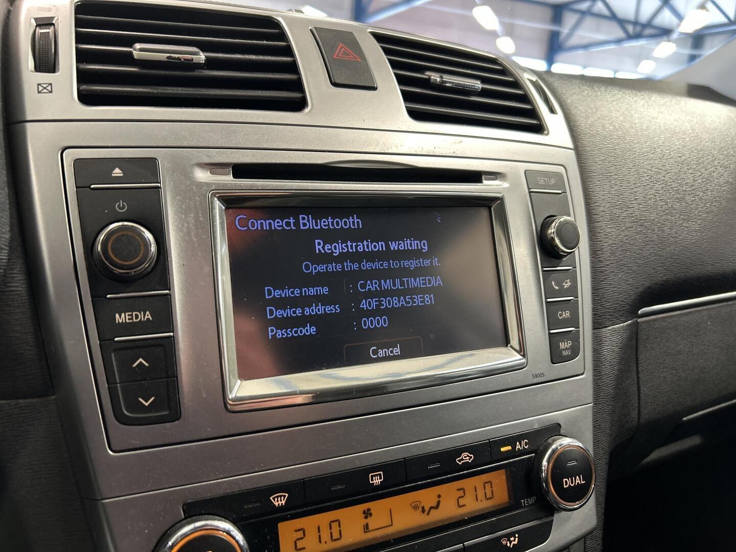 TOYOTA Avensis 2013