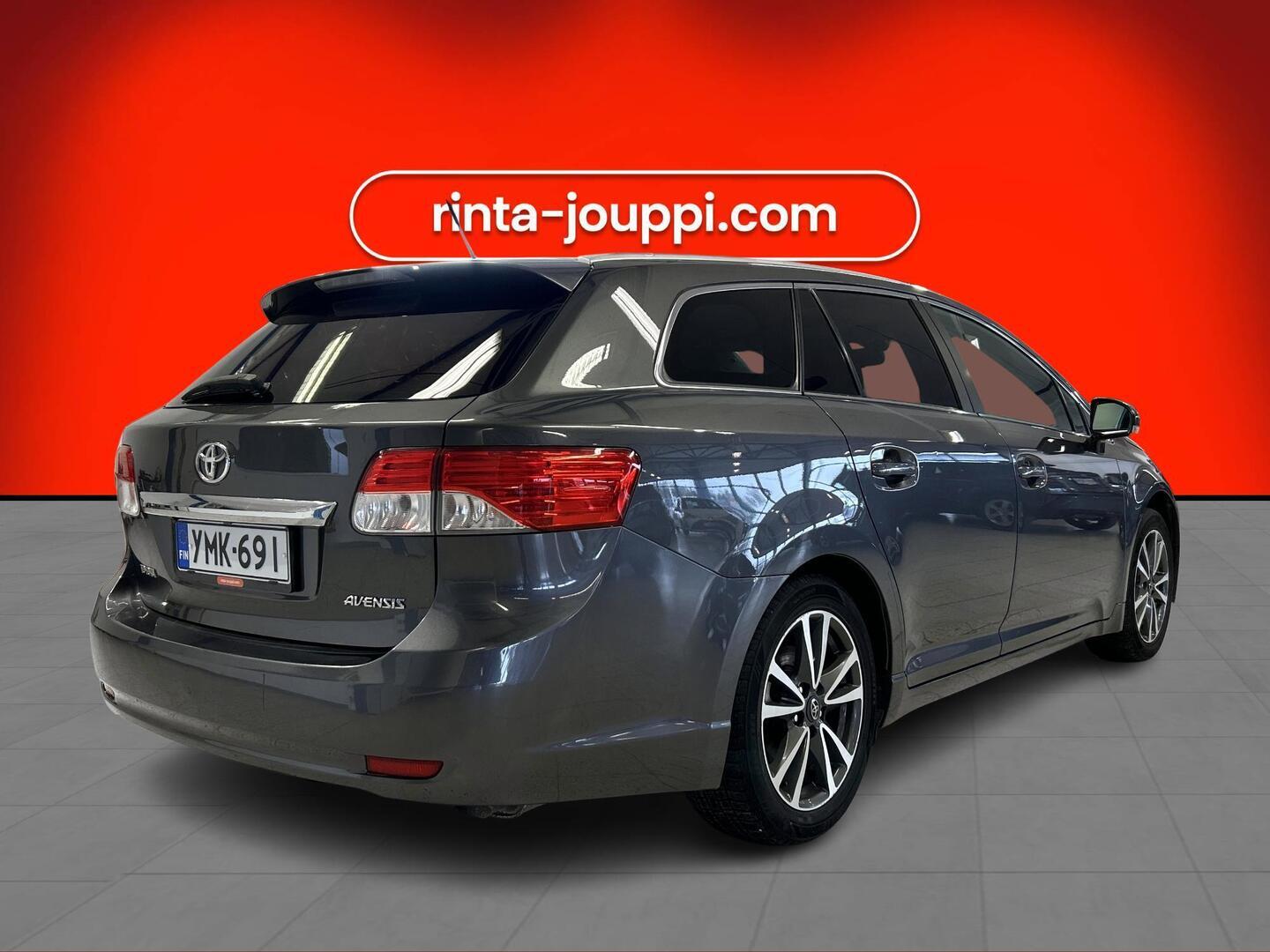 TOYOTA Avensis 2013