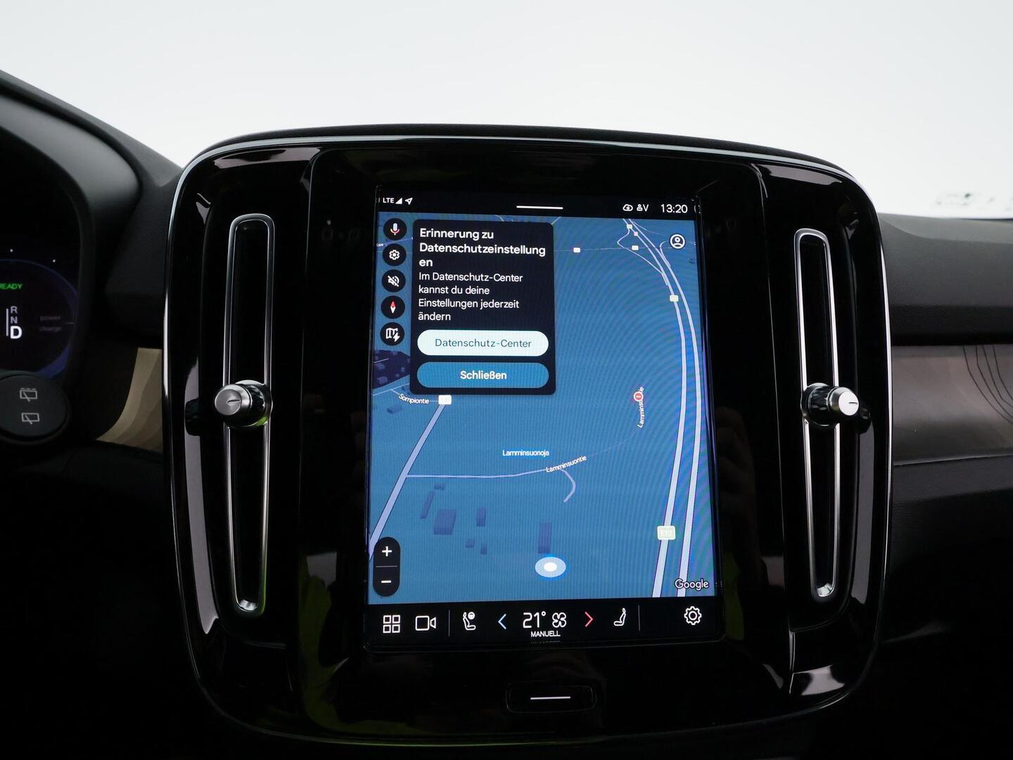 VOLVO XC40 2023