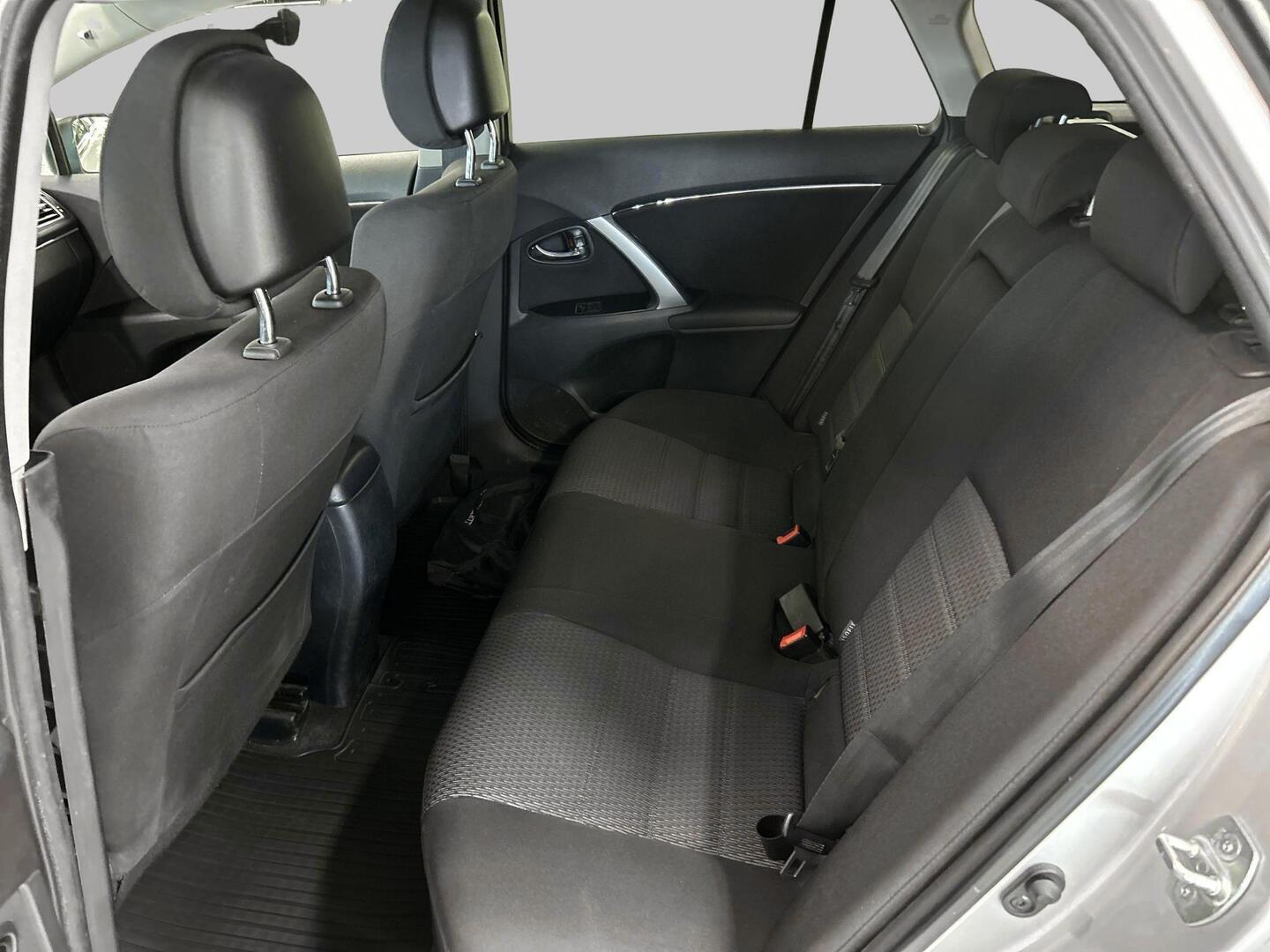 TOYOTA Avensis 2014