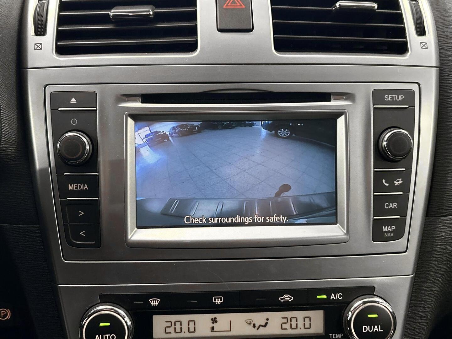 TOYOTA Avensis 2014
