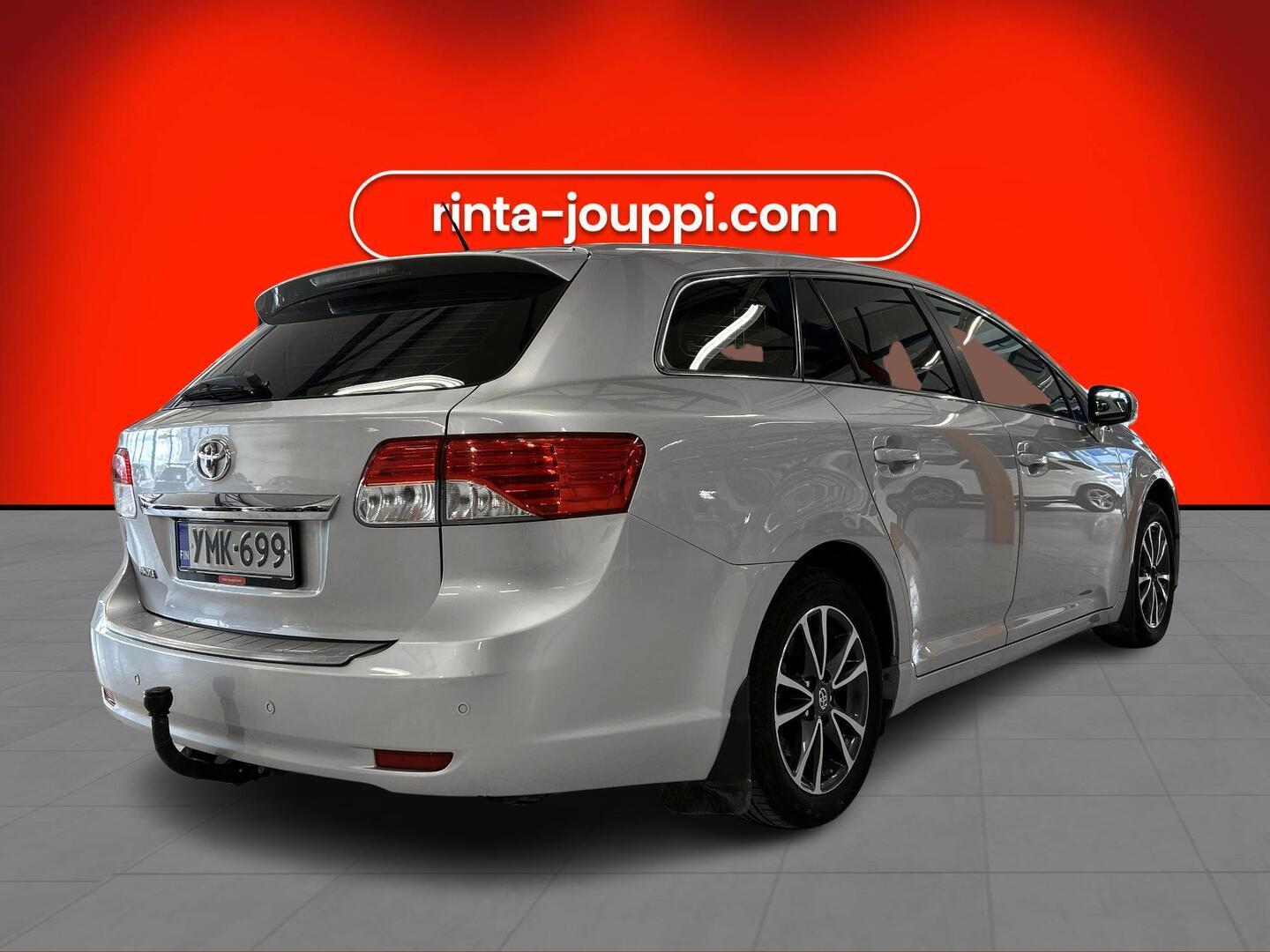TOYOTA Avensis 2014