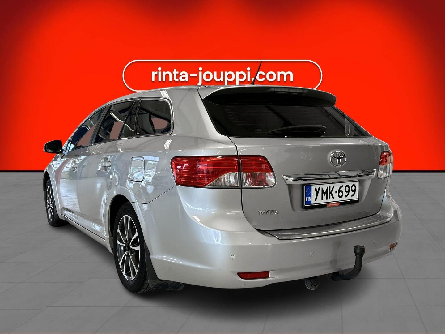 TOYOTA Avensis 2014