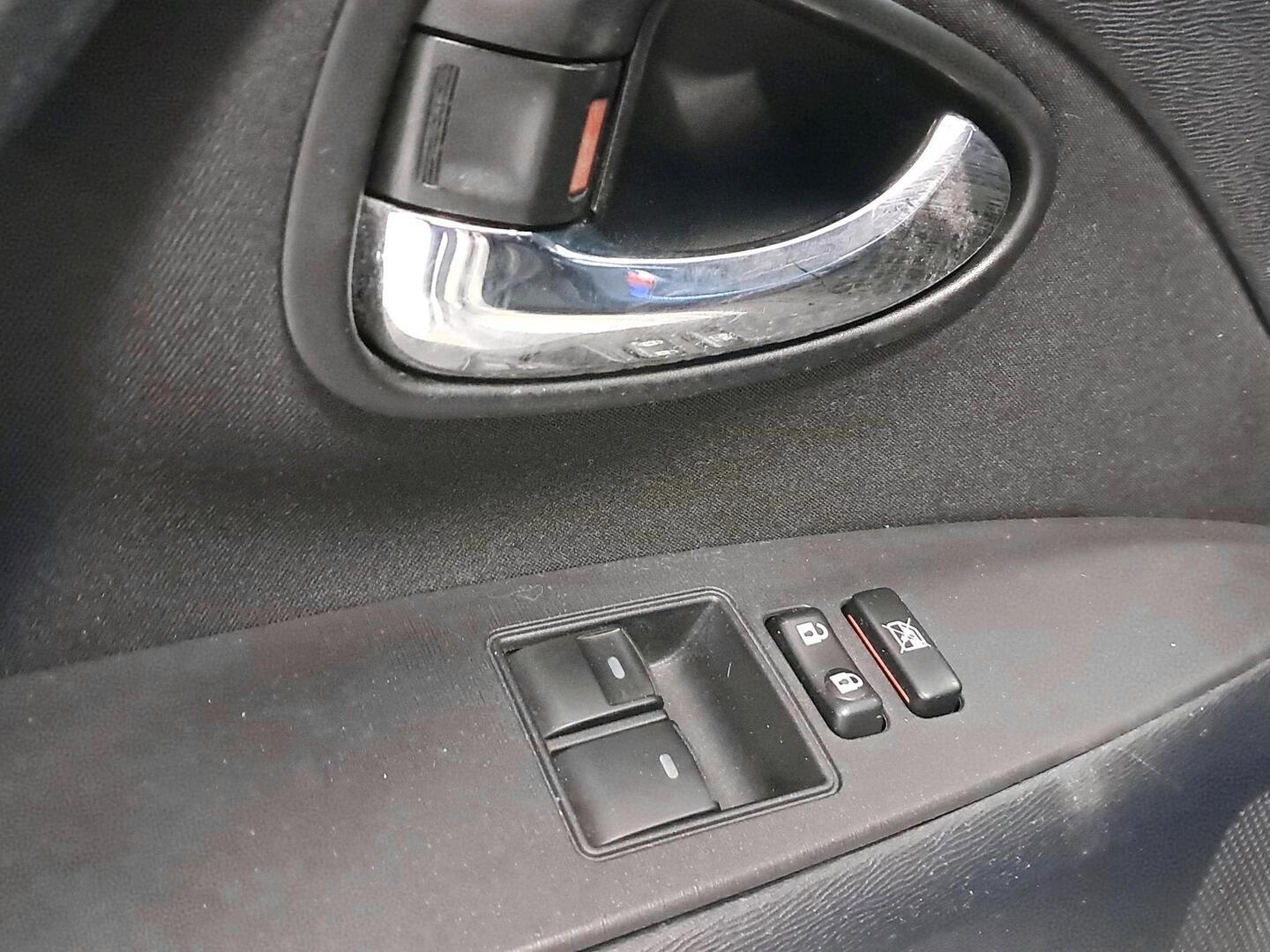 TOYOTA Avensis 2011