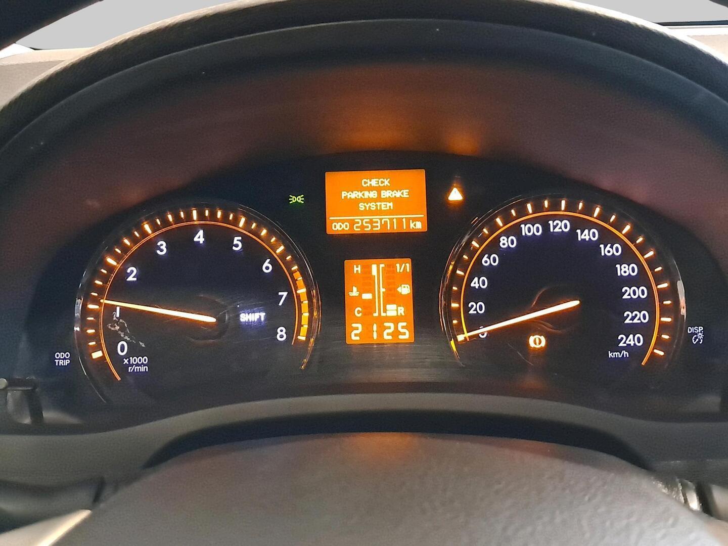 TOYOTA Avensis 2011