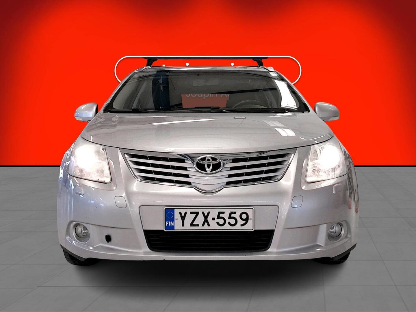 TOYOTA Avensis 2011