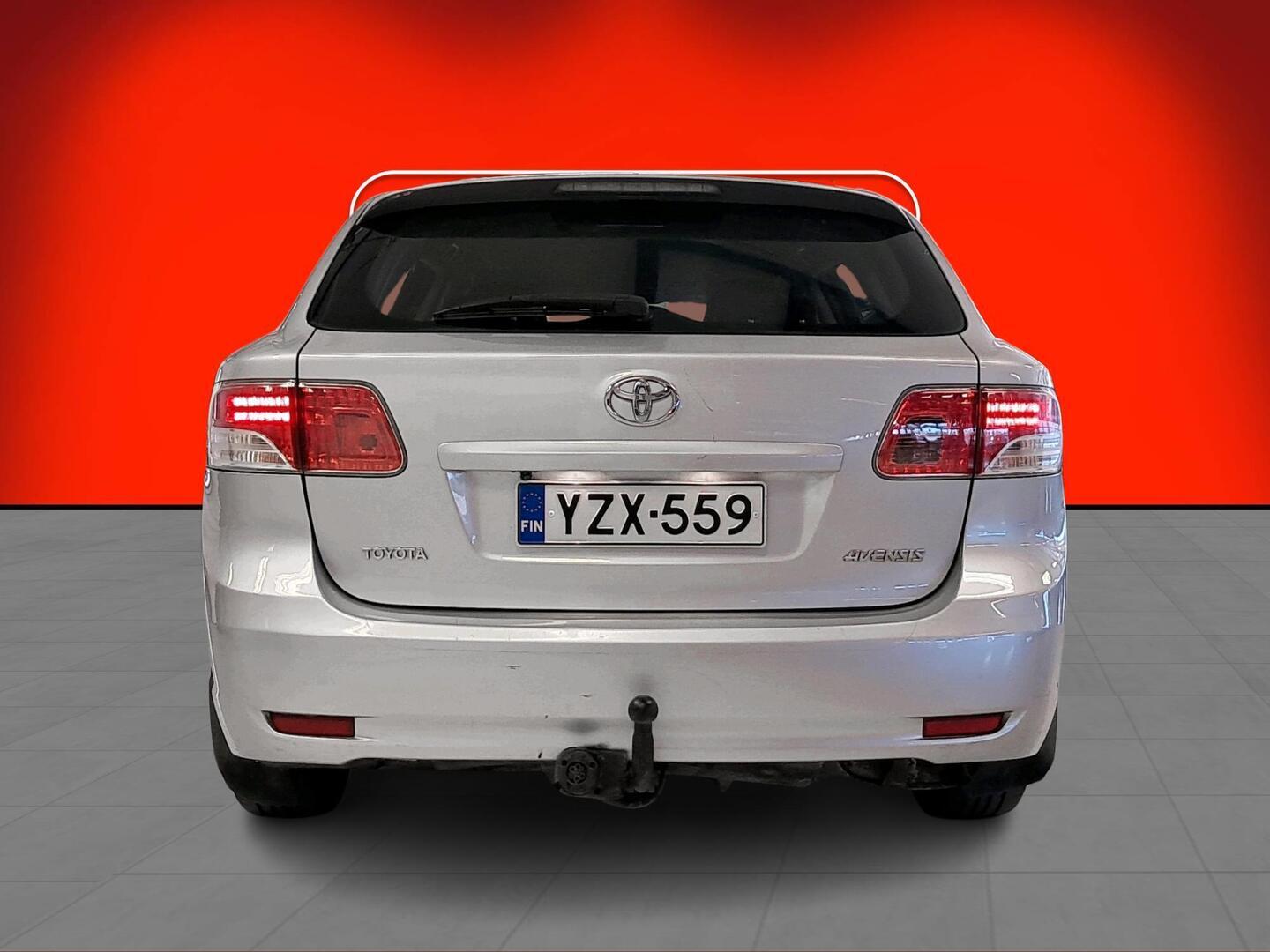 TOYOTA Avensis 2011