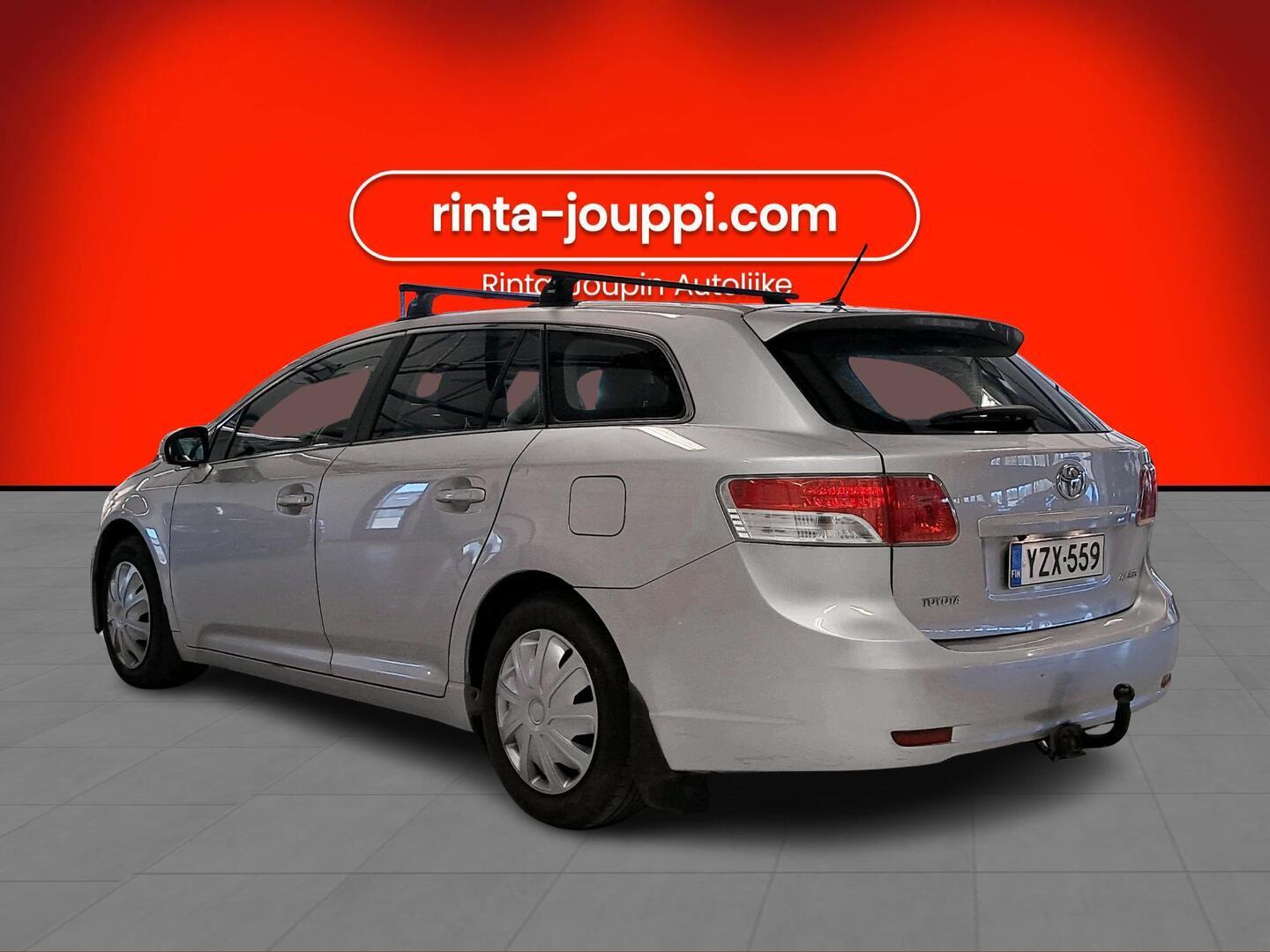 TOYOTA Avensis 2011