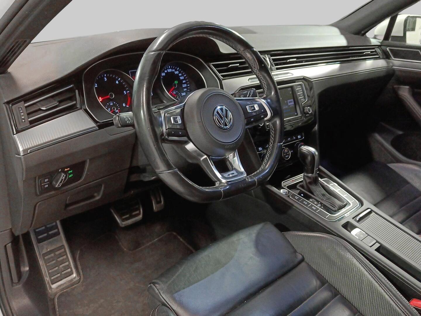 VOLKSWAGEN Passat 2017