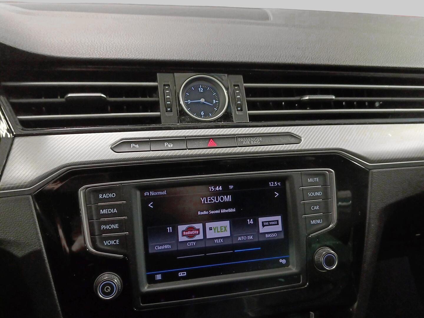 VOLKSWAGEN Passat 2017