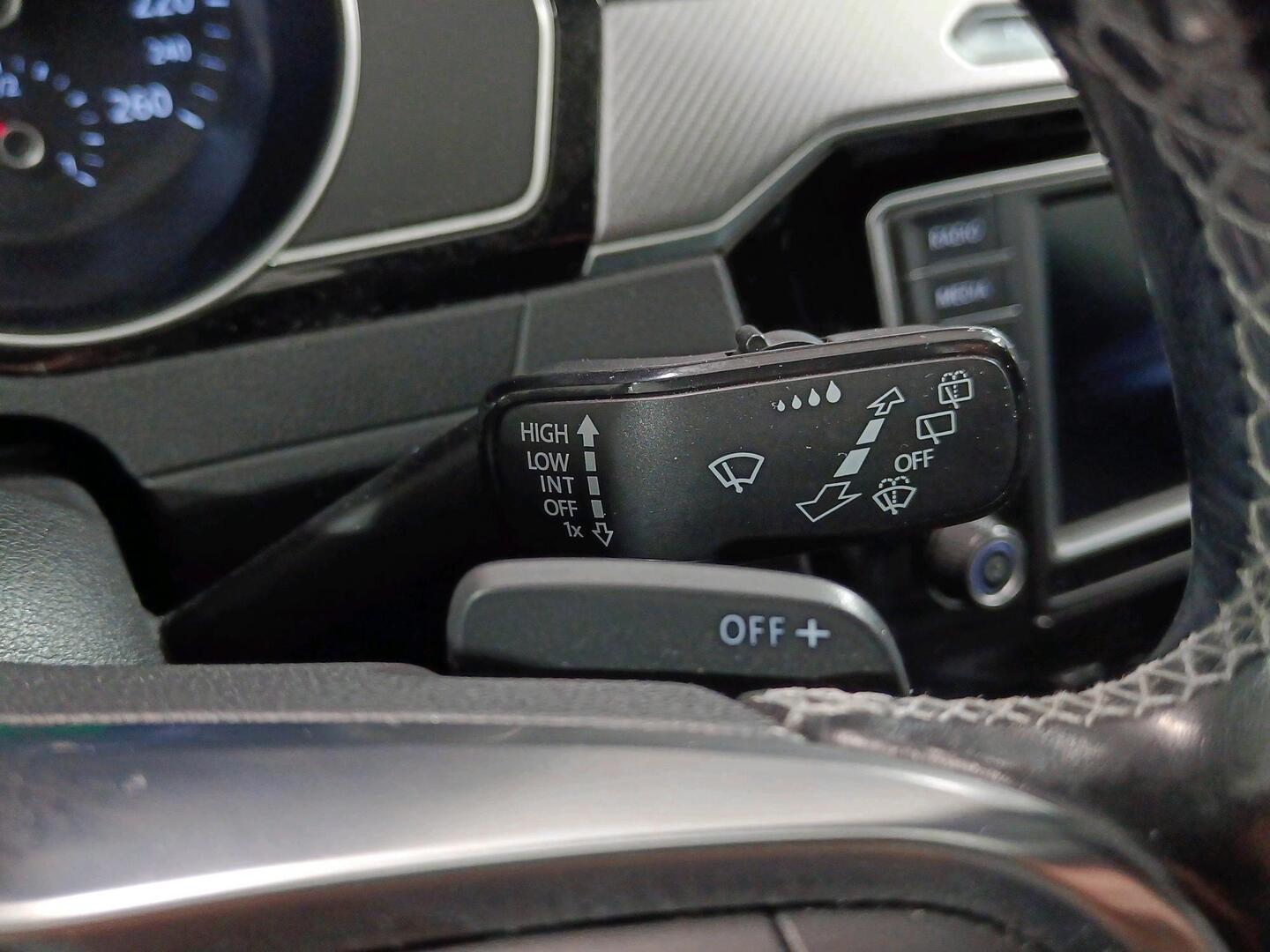 VOLKSWAGEN Passat 2017