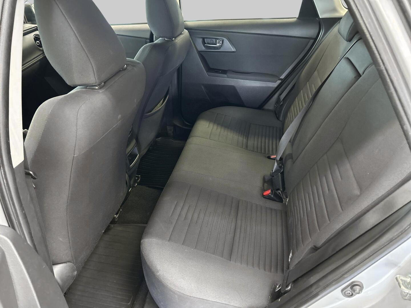 TOYOTA Auris 2016