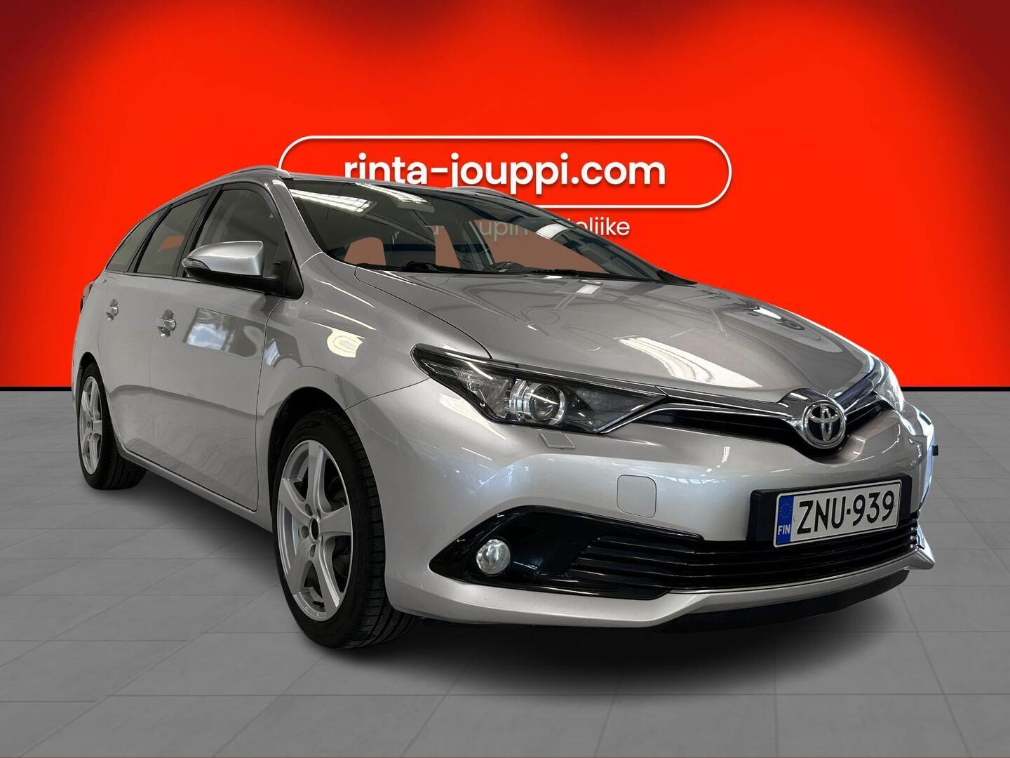 TOYOTA Auris 2016