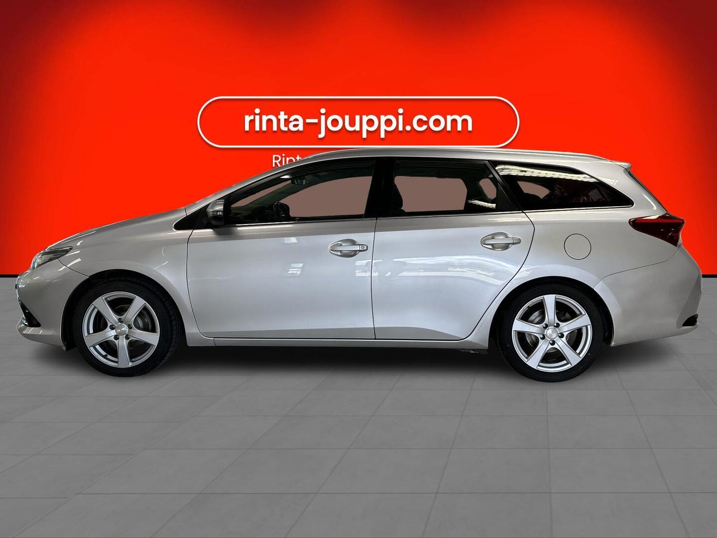 TOYOTA Auris 2016
