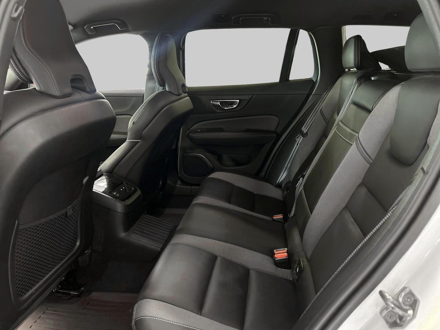 VOLVO V60 2020
