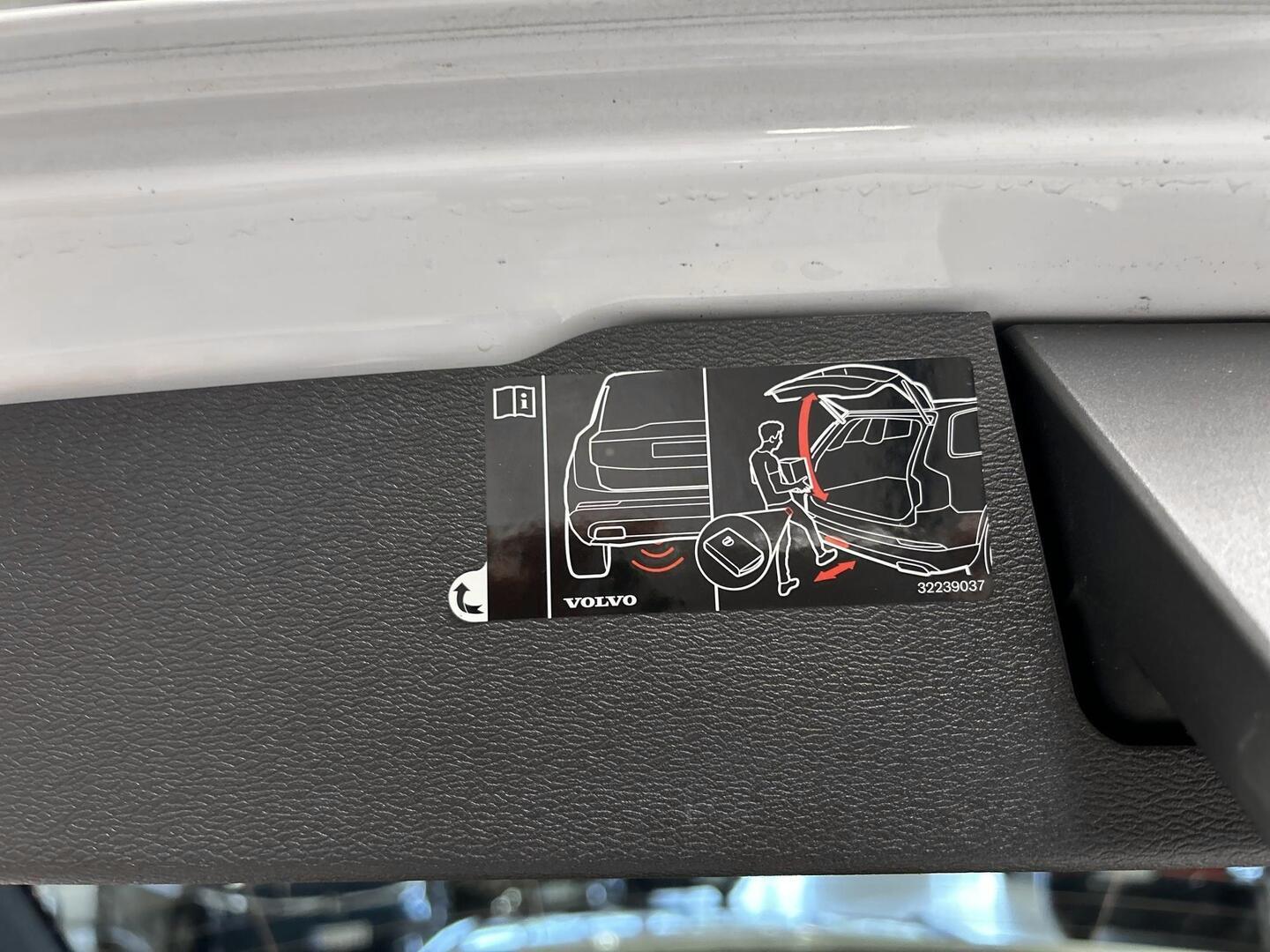 VOLVO V60 2020