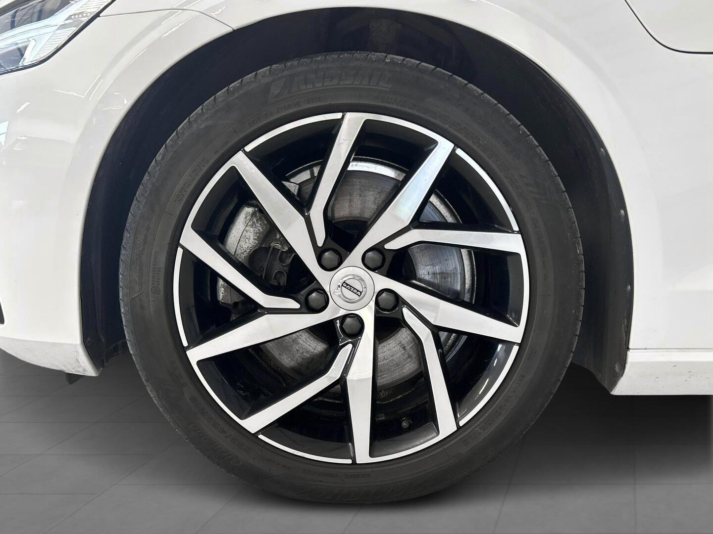 VOLVO V60 2020