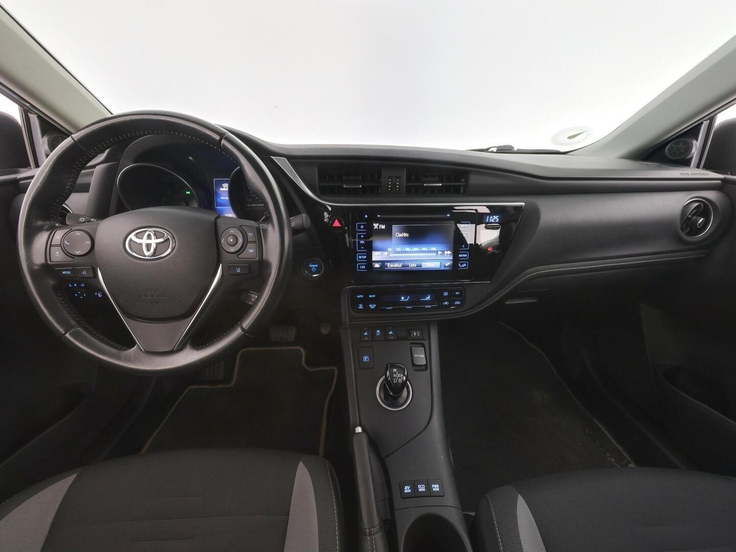 TOYOTA AURIS 2018