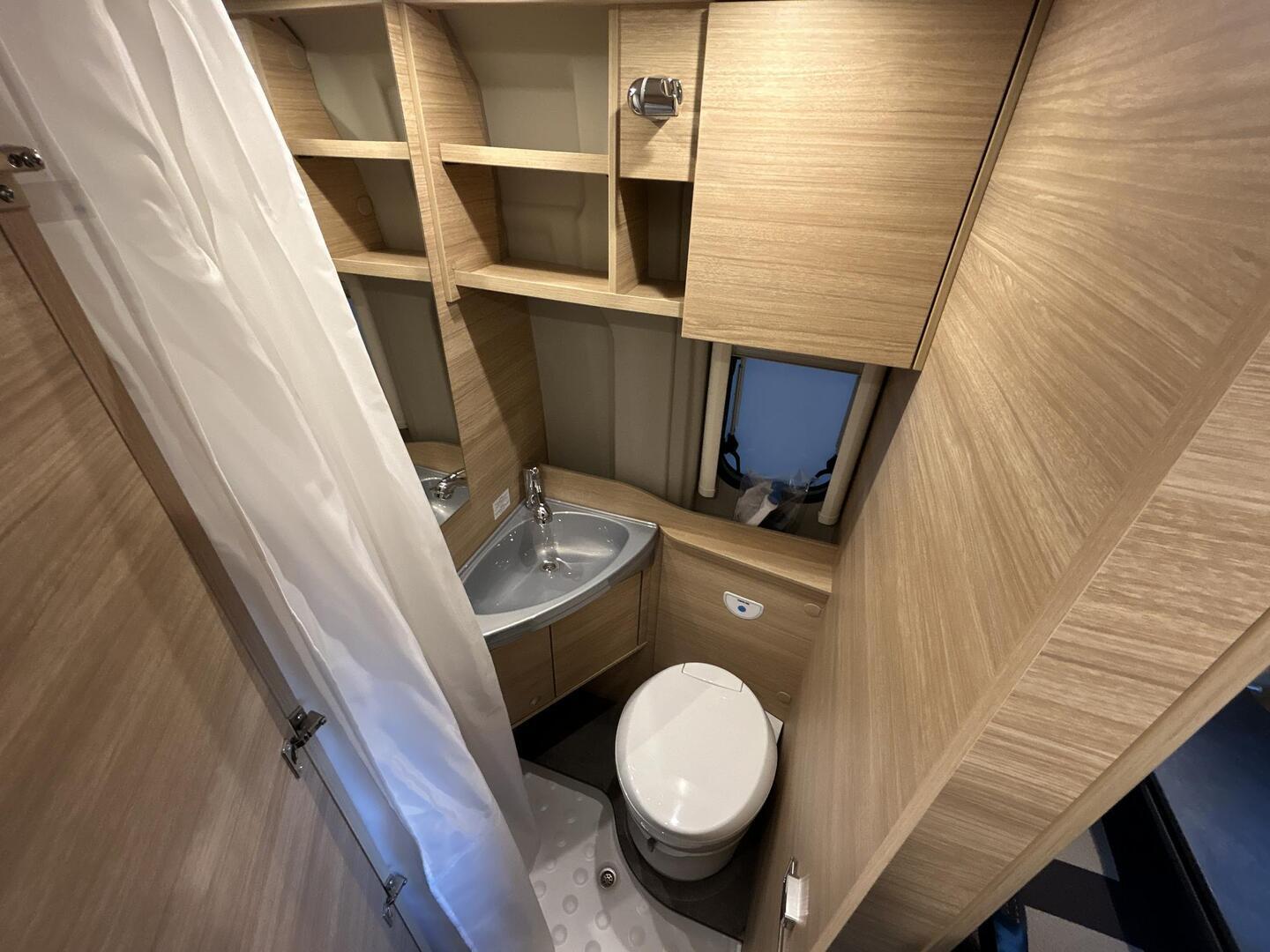 ROADCAR 540 Plus 2025