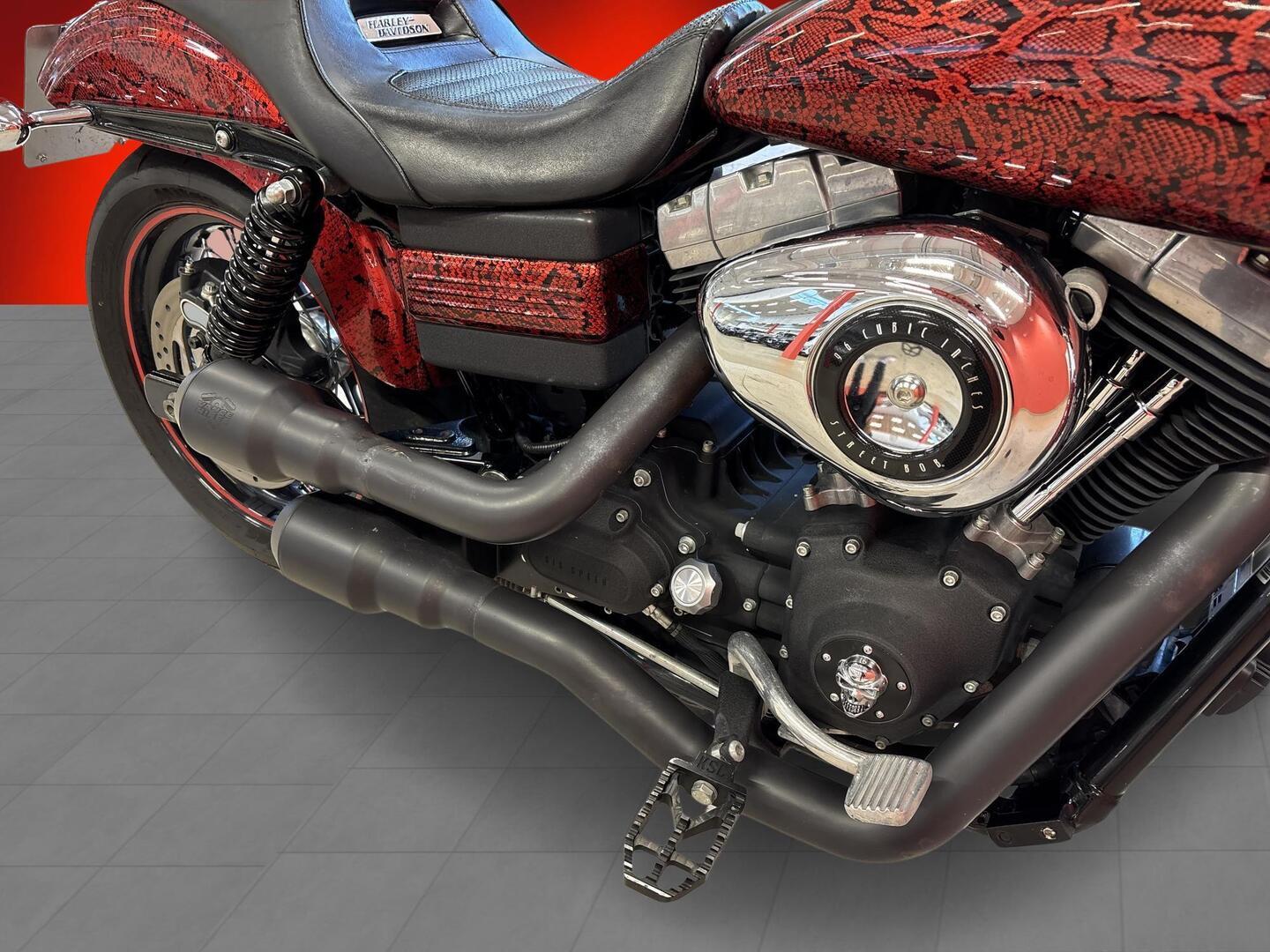 HARLEY-DAVIDSON DYNA 2011