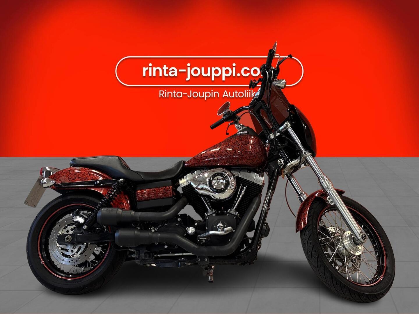 HARLEY-DAVIDSON DYNA 2011