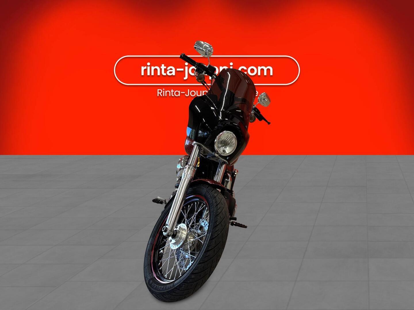 HARLEY-DAVIDSON DYNA 2011