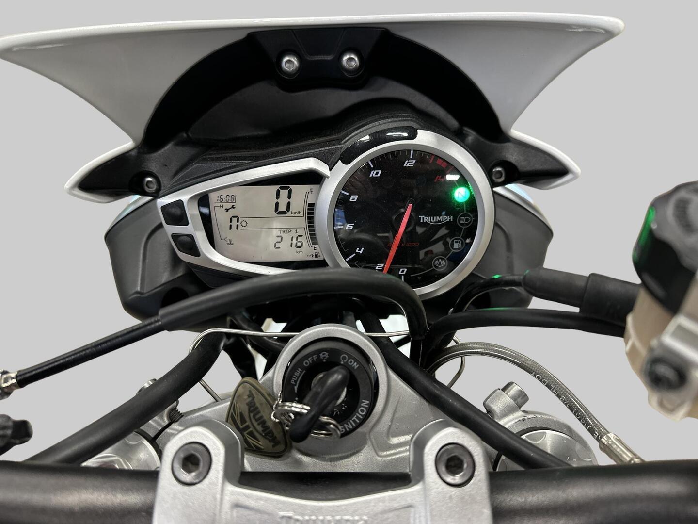 TRIUMPH STREET TRIPLE 2015