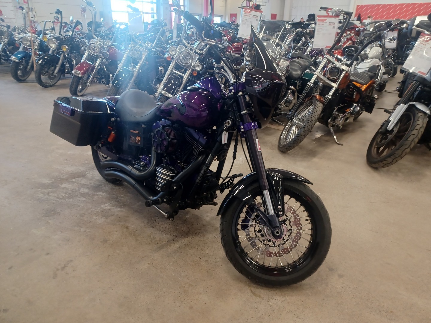 HARLEY-DAVIDSON DYNA 2006