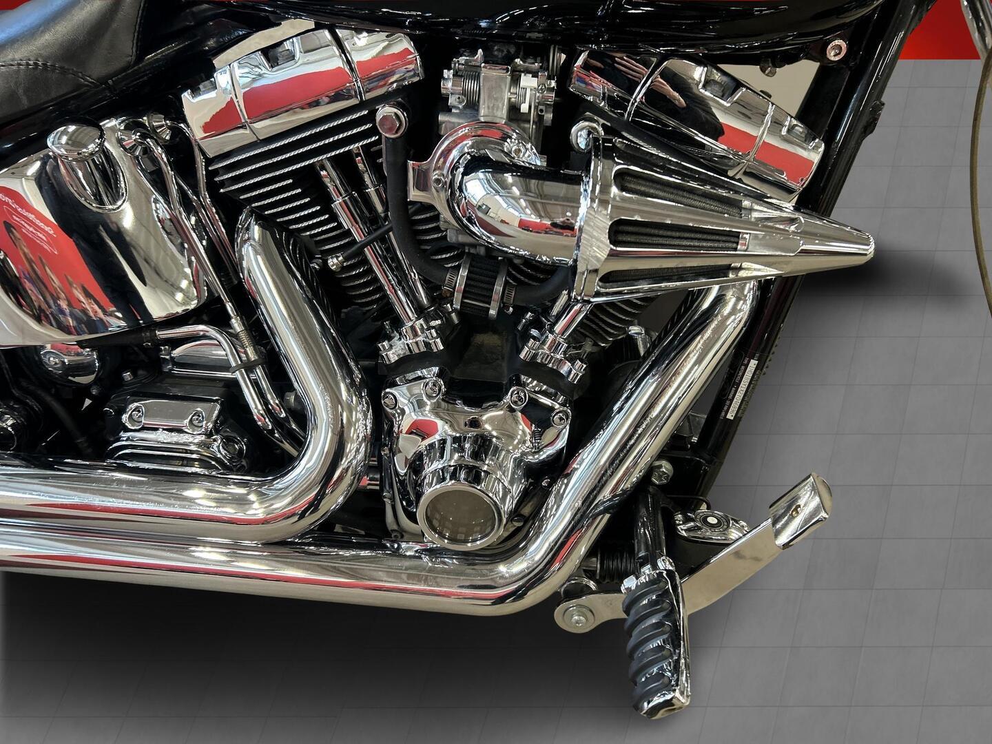 HARLEY-DAVIDSON SOFTAIL 2002