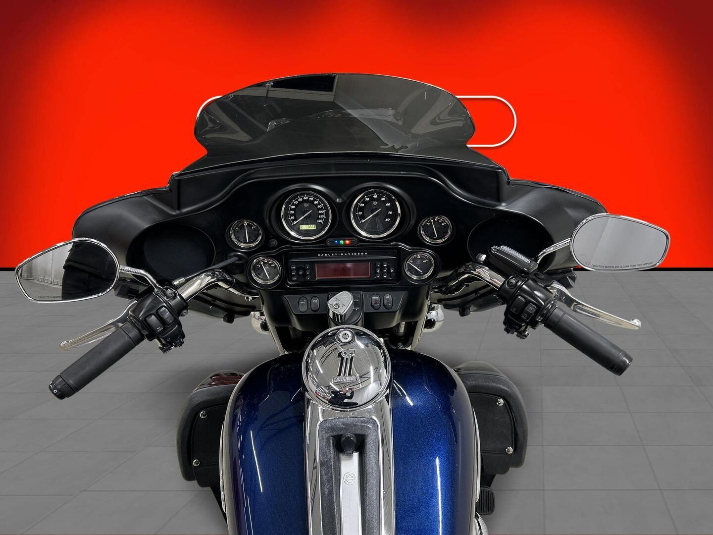HARLEY-DAVIDSON Touring 2012