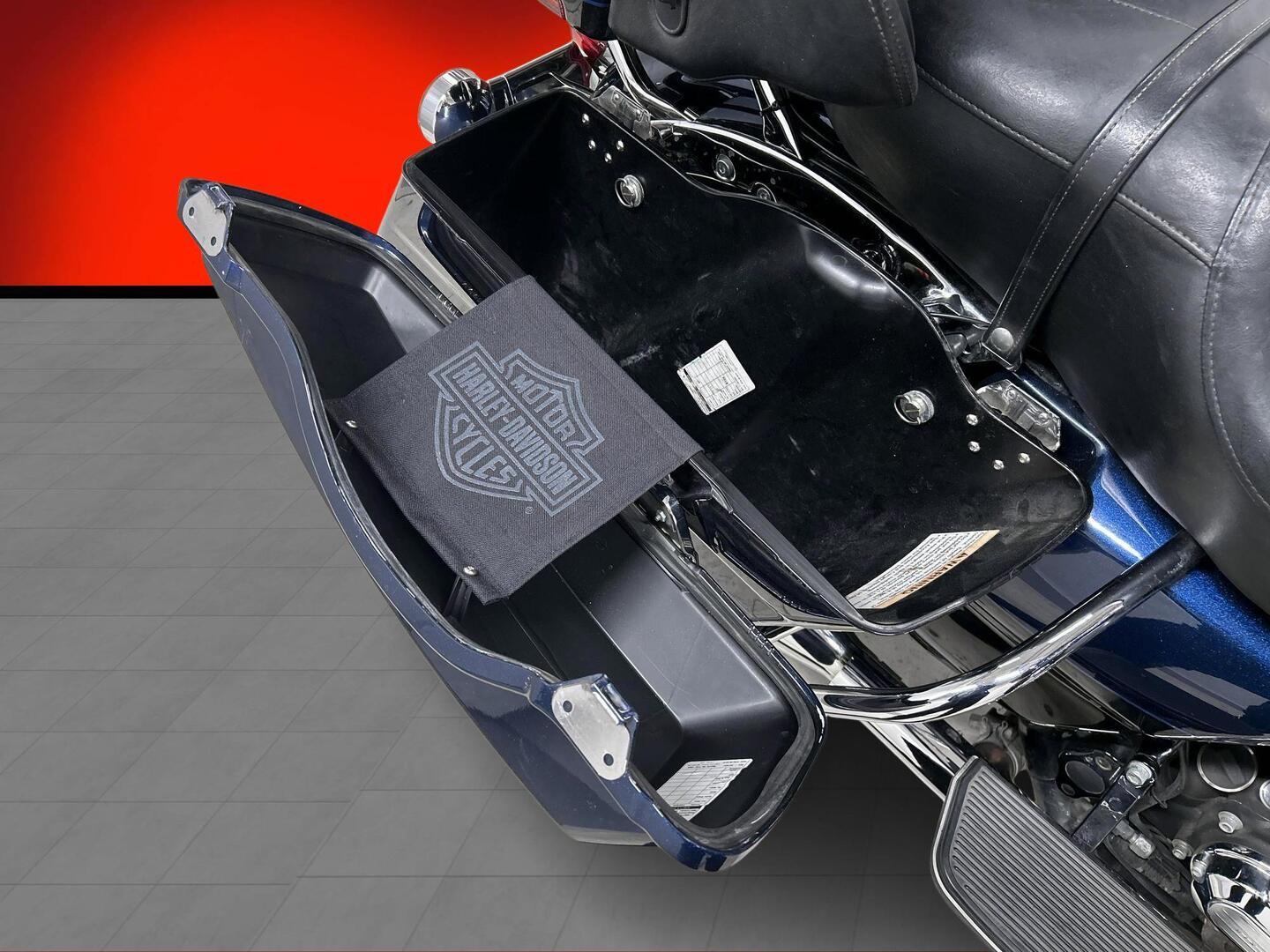 HARLEY-DAVIDSON Touring 2012